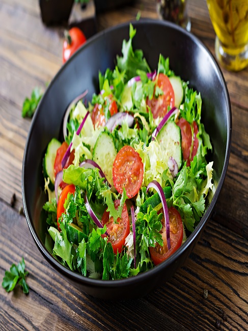 Kuzu Şiş Salata