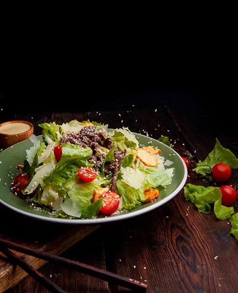 Kuzu Şiş Salata